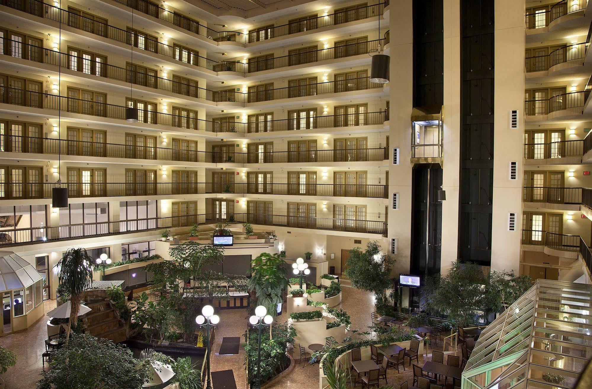 Embassy Suites By Hilton Indianapolis North Экстерьер фото